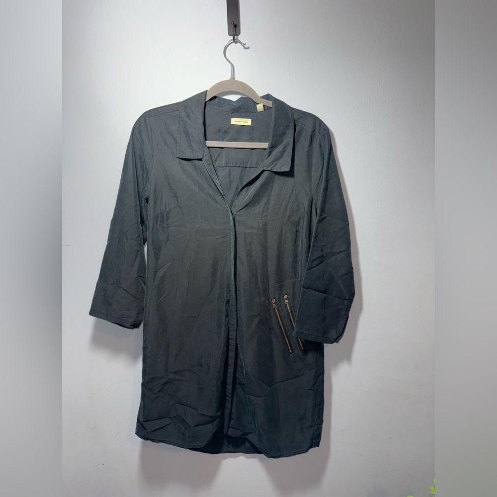 Silence + Noise Deep Blue Teal Button Down Tunic Top Size Large EUC